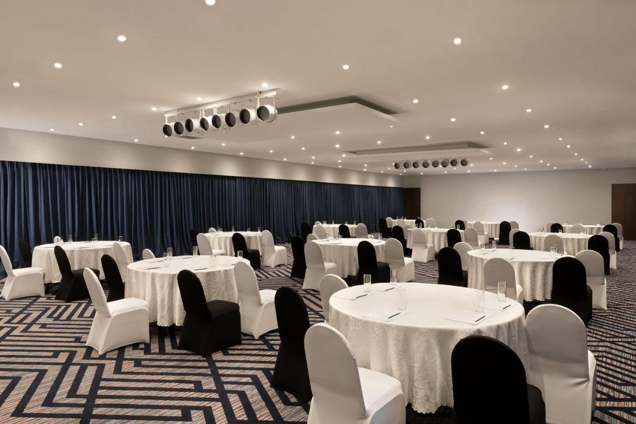 Four Points By Sheraton Dar Es Salaam New Africa Exterior foto