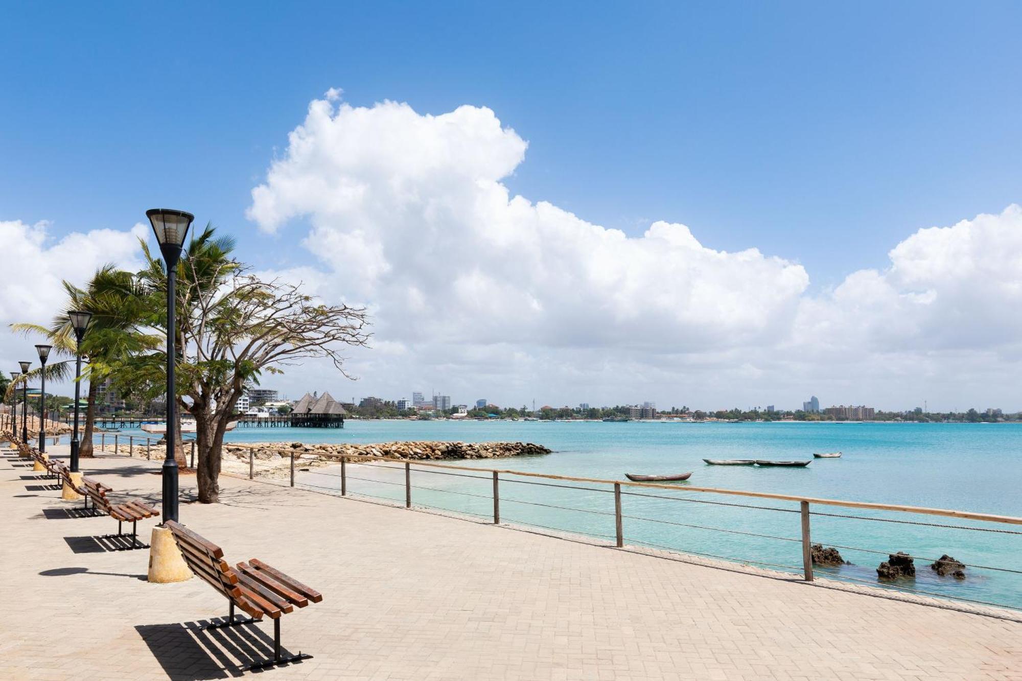 Four Points By Sheraton Dar Es Salaam New Africa Exterior foto